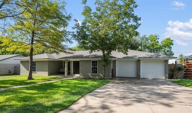 2407 Harrowden Dr in Austin, TX - Building Photo - Building Photo