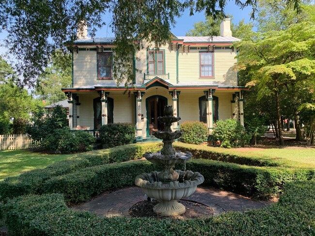 property at 105 Whitehead Ave NE