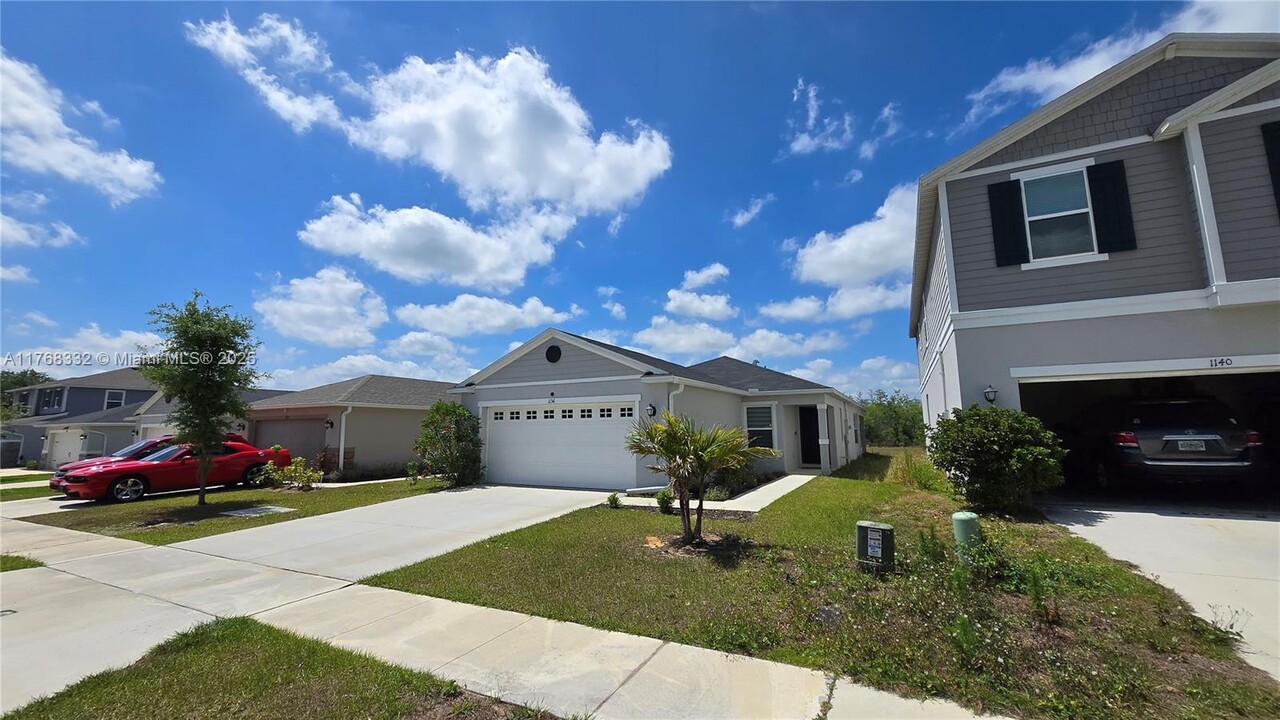 1136 Papaya Cir. in Davenport, FL - Building Photo
