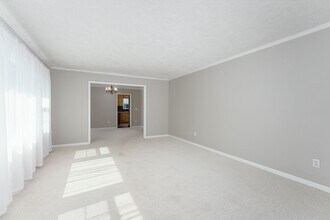 702 Robert E Lee Dr in Wilmington, NC - Building Photo - Building Photo