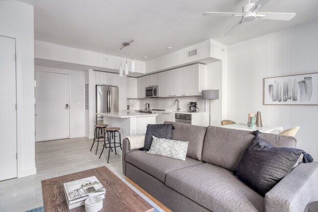 21 NE 22nd St in Miami, FL - Foto de edificio - Building Photo