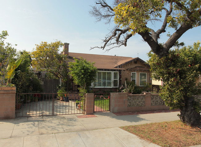 1840 12th St in Santa Monica, CA - Foto de edificio - Building Photo