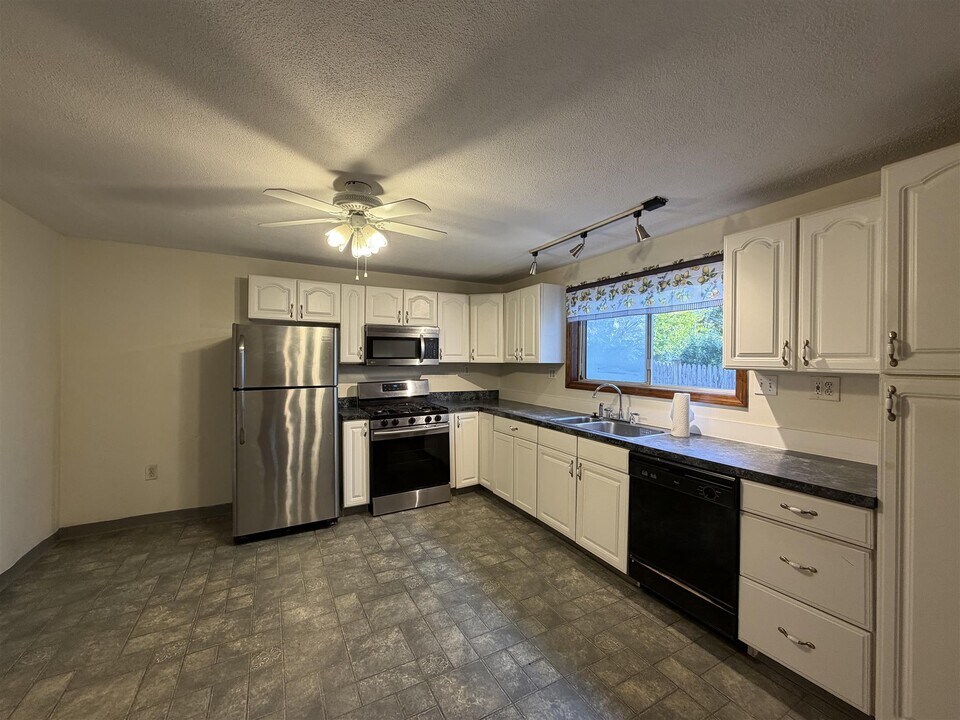 45 Prescott St, Unit 1 in Somerville, MA - Building Photo