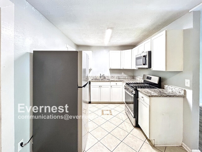 844 Amber Pl NW in Atlanta, GA - Building Photo - Building Photo