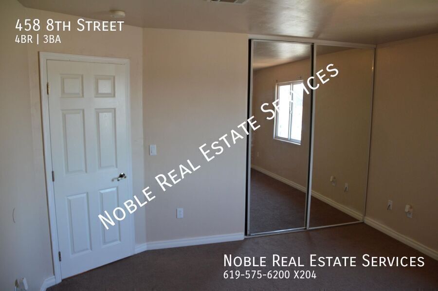 458 8th St in Imperial Beach, CA - Foto de edificio