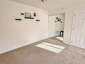 500 Ocean Trace Arch, Unit 201 in Virginia Beach, VA - Foto de edificio - Building Photo