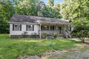 5334 Troy Smith Rd in Liberty, NC - Building Photo