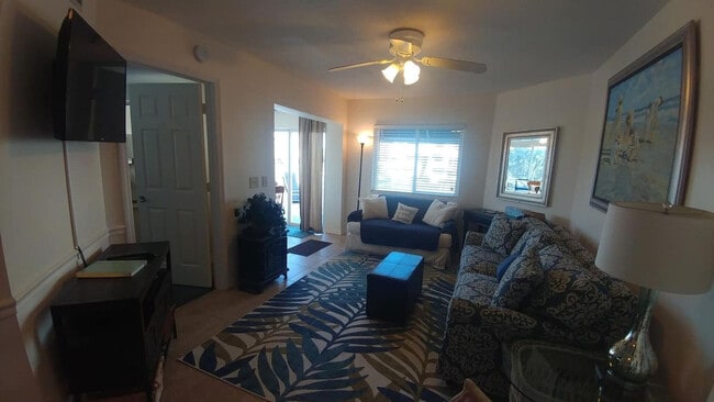 8600 Ridgewood Ave in Cape Canaveral, FL - Foto de edificio - Building Photo