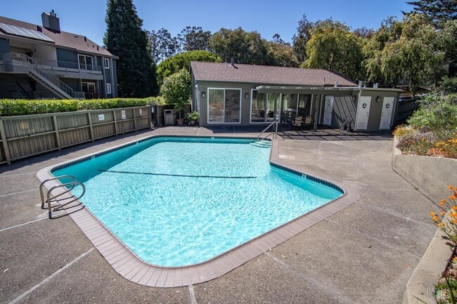 43 Anchorage Rd in Sausalito, CA - Building Photo - Building Photo