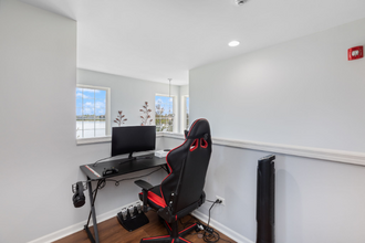341 Devoe Dr in Oswego, IL - Building Photo - Building Photo