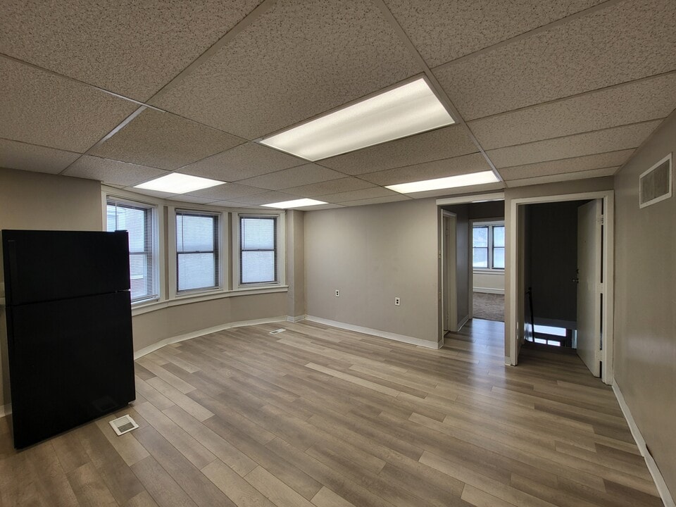 2114 Darby Rd in Havertown, PA - Foto de edificio