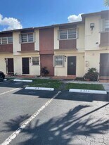 21 SW 109th Ave, Unit B5 in Miami, FL - Building Photo