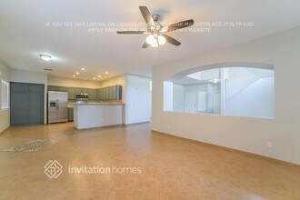 411 W Sundance Way in Chandler, AZ - Foto de edificio - Building Photo