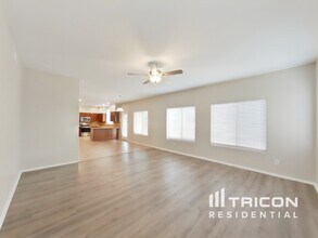 1480 E Anna Dr in Casa Grande, AZ - Foto de edificio - Building Photo