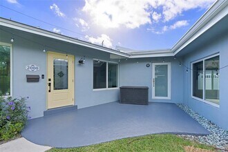 2000 SE 26th Ave in Fort Lauderdale, FL - Building Photo - Building Photo