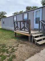 4611 Dumas Dr in Amarillo, TX - Building Photo