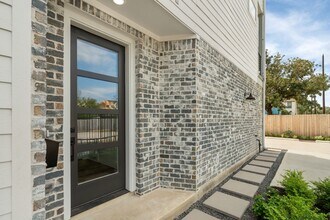 717 Janisch Rd in Houston, TX - Building Photo - Building Photo