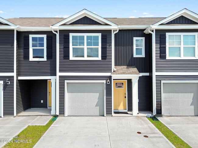 property at 3121 Lobelia Ln