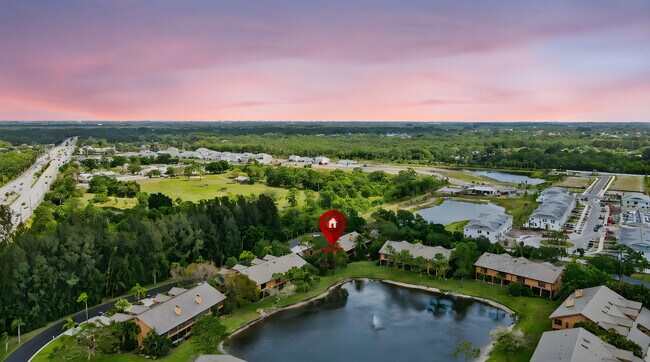 122 SE Crestwood Cir in Stuart, FL - Building Photo - Building Photo