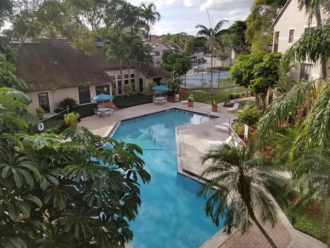 4481 W McNab Rd in Pompano Beach, FL - Building Photo - Building Photo