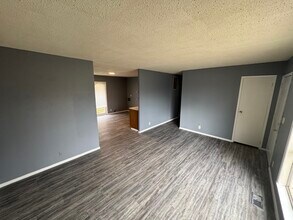 1911 E Fairchild St in Danville, IL - Building Photo - Building Photo