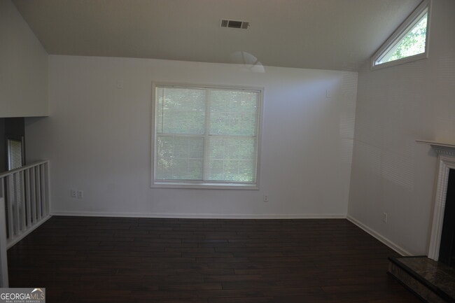 5887 Mistyview Dr in Rex, GA - Building Photo - Building Photo