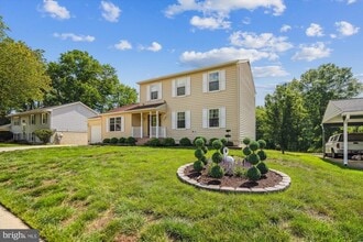 10902 Valley Brook Dr in Fort Washington, MD - Building Photo - Building Photo