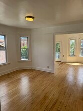 1712 E Park Pl, Unit 2 in Milwaukee, WI - Foto de edificio - Building Photo