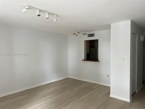 1740 NW N River Dr in Miami, FL - Building Photo - Building Photo