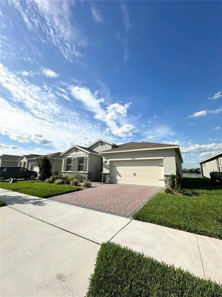 17795 Blazing Star Cir, Unit 329 in Clermont, FL - Building Photo - Building Photo