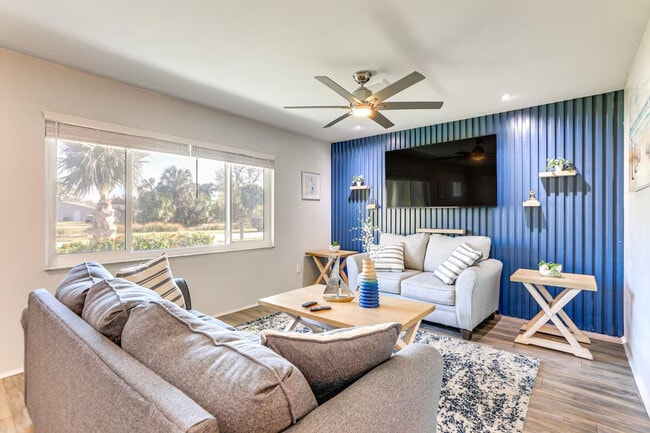 3310 Siesta Dr in Venice, FL - Building Photo - Building Photo