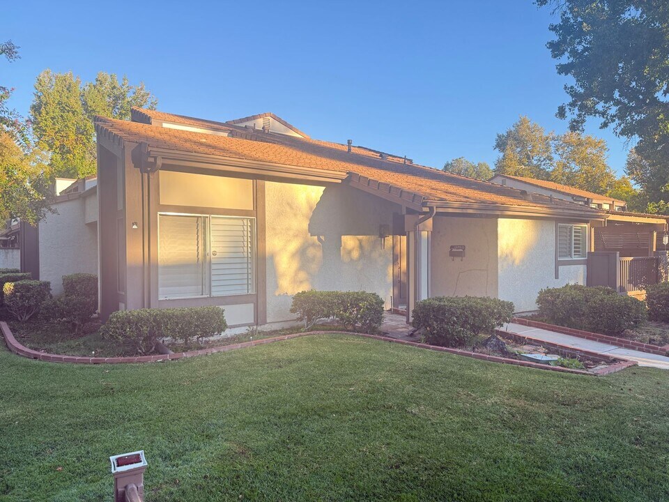 24760 Masters Cup Way in Santa Clarita, CA - Building Photo