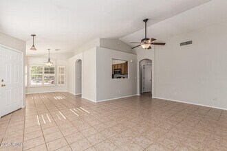 6615 W Saddlehorn Rd in Phoenix, AZ - Building Photo - Building Photo