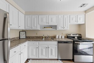 Camelot Apartments in Parma Heights, OH - Building Photo