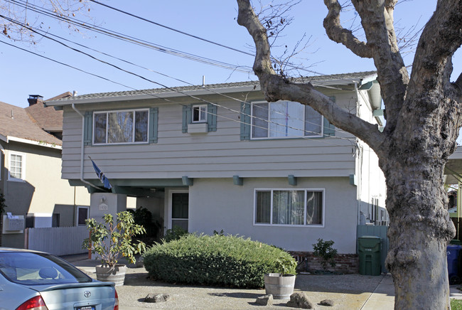 1522 Verdi St in Alameda, CA - Foto de edificio - Building Photo