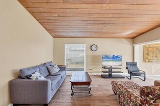 2832 Novus St in Sarasota, FL - Building Photo - Building Photo