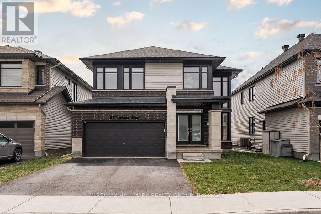 166 Crevasse Rd. in Ottawa, ON - Building Photo
