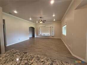 7702 Blue Nile Dr in Killeen, TX - Foto de edificio - Building Photo