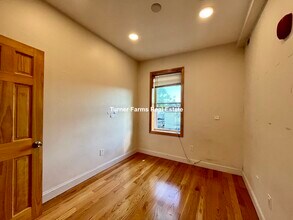 20 Winthrop St, Unit 3 in Boston, MA - Building Photo - Building Photo