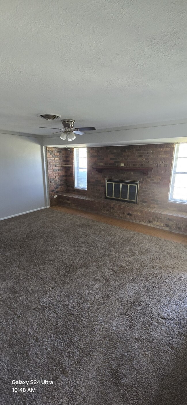 1609 Douglas Dr in Iowa Park, TX - Building Photo - Building Photo