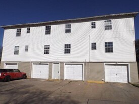 2216 Riverview Dr, Unit A in Irving, TX - Building Photo