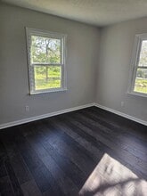 449 Keene Troy Pike in Versailles, KY - Building Photo - Building Photo