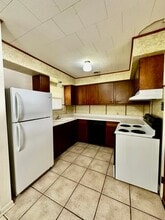 903 Lois St in Kerrville, TX - Building Photo - Building Photo