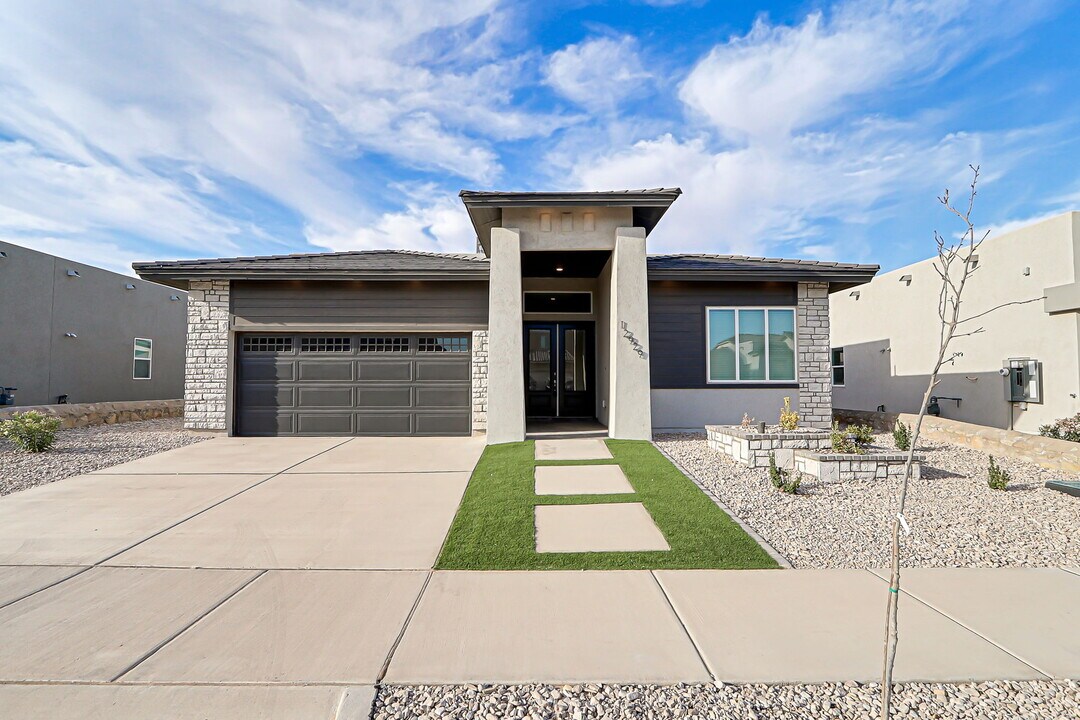 12929 Powick Dr in El Paso, TX - Foto de edificio