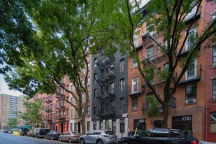 519 E Fifth St in New York, NY - Building Photo