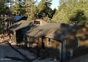 3901 W Cooley St in Show Low, AZ - Building Photo