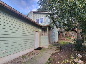 2804 Pine Rd NE in Bremerton, WA - Building Photo - Building Photo