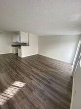 La Playa 07-SM in Santa Monica, CA - Foto de edificio - Building Photo