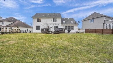 83 Huntingwood Dr in East Amherst, NY - Building Photo - Building Photo