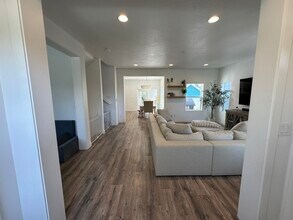 6442 Bethany Way in South Jordan, UT - Building Photo - Building Photo